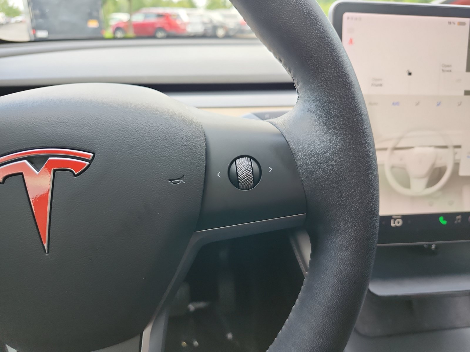 Used 2022 Tesla Model Y Long Range AWD/4WD image 24