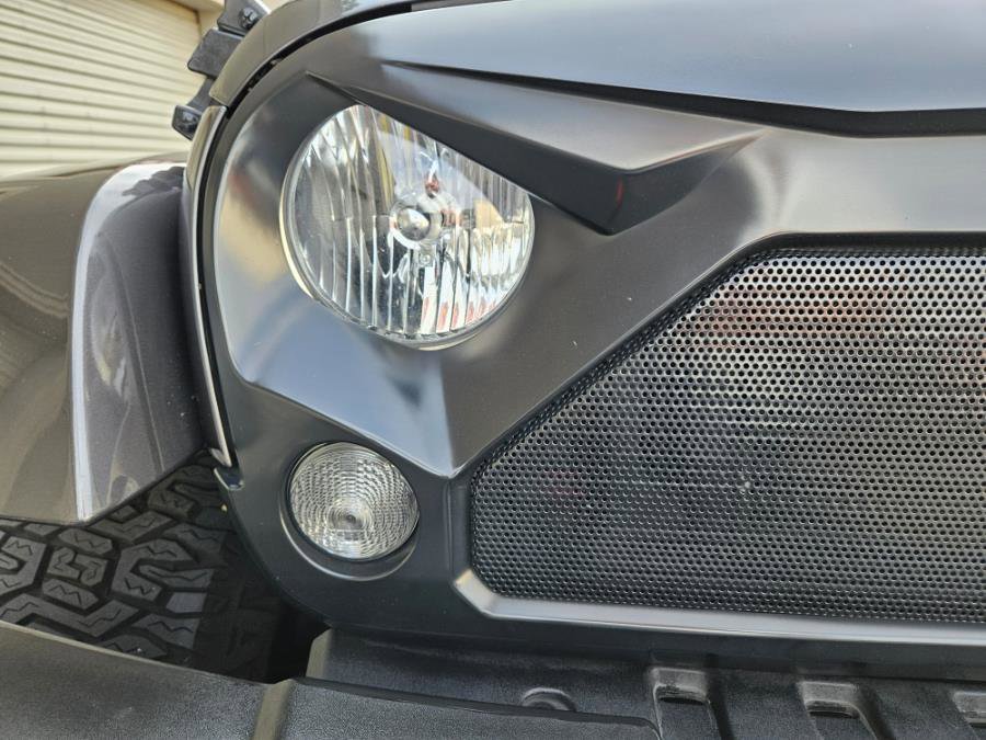 Used 2014 Jeep Wrangler Unlimited Sahara w/ Dual Top Group image 37