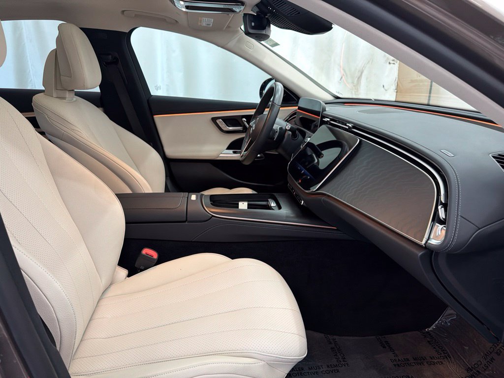 Used 2025 Mercedes-Benz E 350 4MATIC Sedan image 29