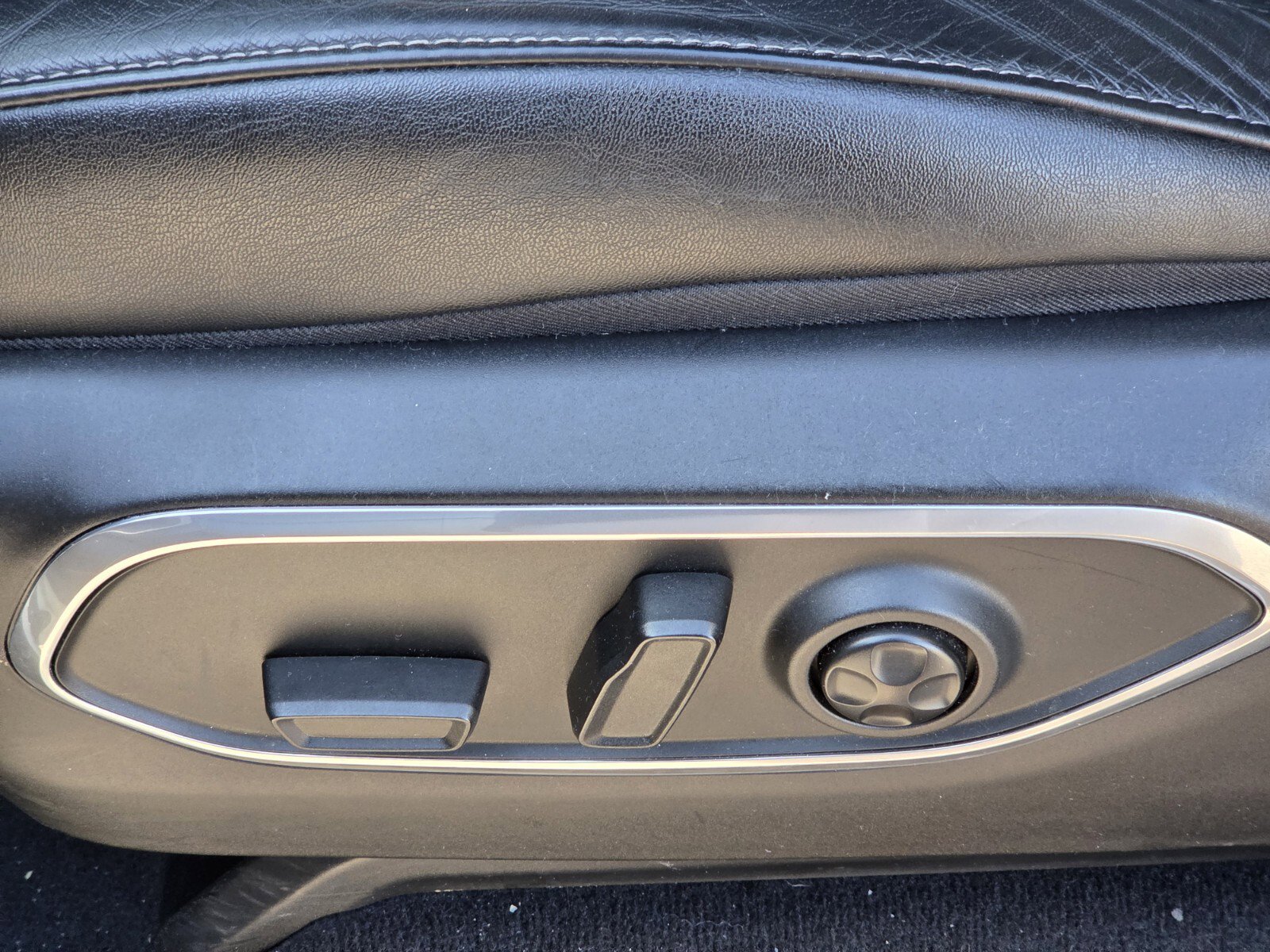 Used 2024 Jeep Wagoneer Series III image 16