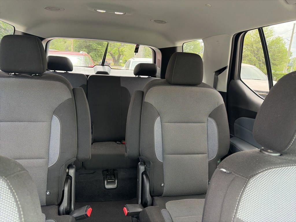 Used 2021 Chevrolet Traverse LT image 12