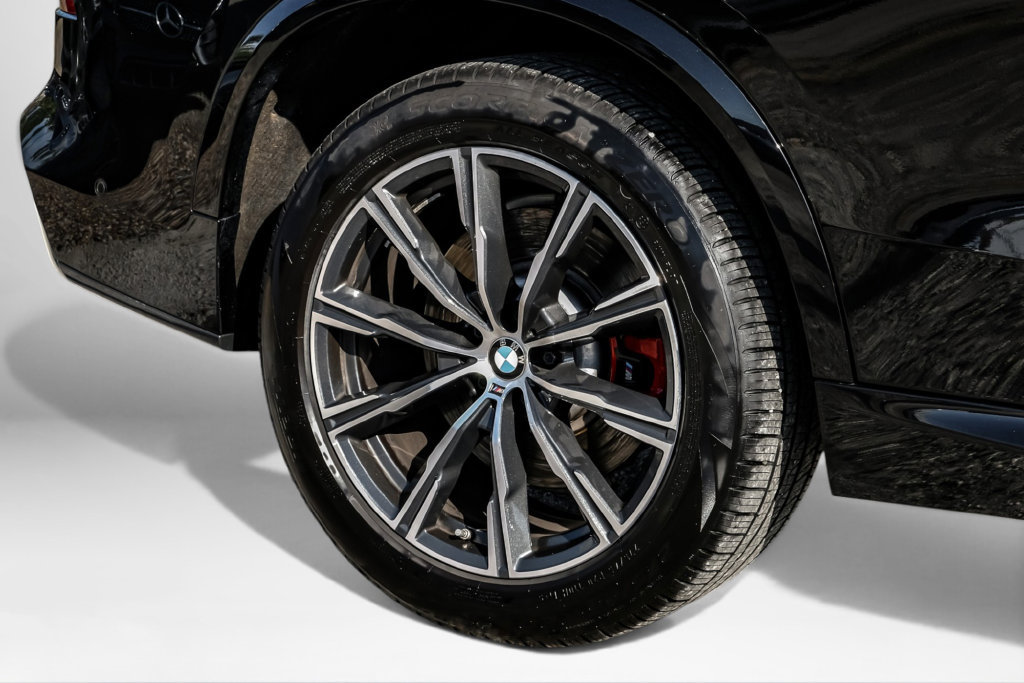 Used 2024 BMW X5 M60i AWD/4WD image 50