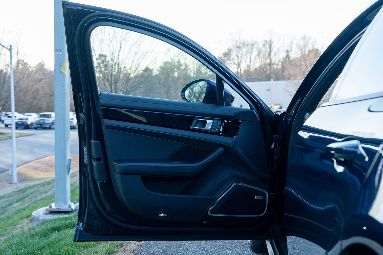 Certified 2022 Porsche Panamera 4 w/ Premium Package image 20