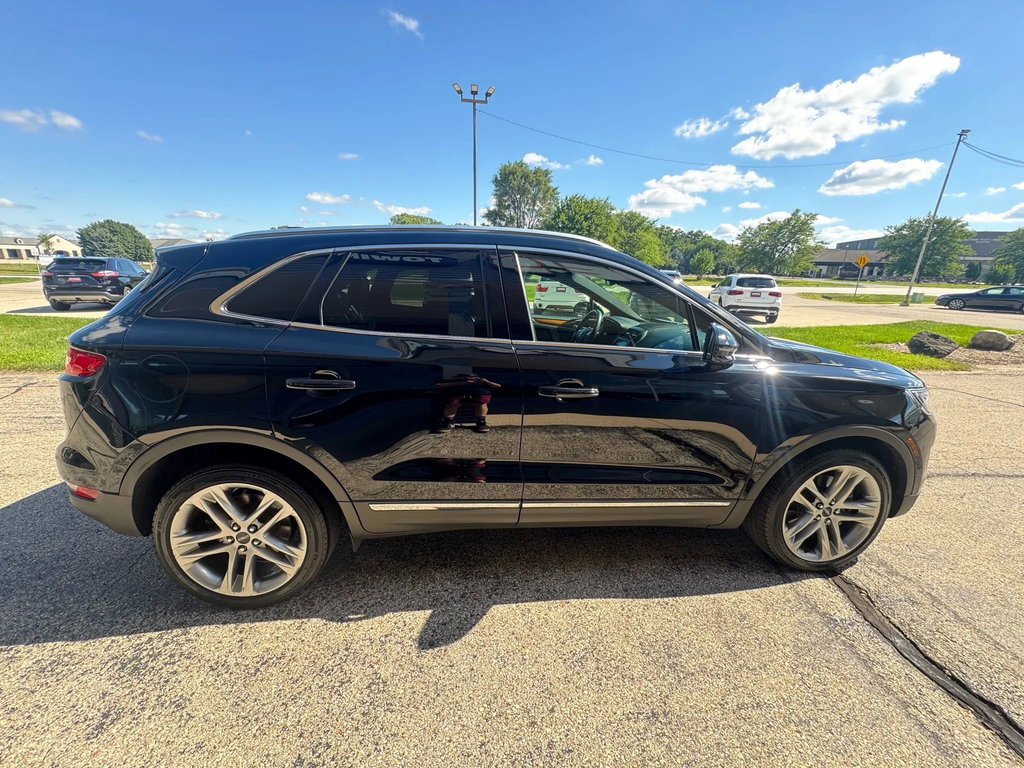 Used 2017 Lincoln MKC Reserve w/ Lincoln MKC Climate Package image 6