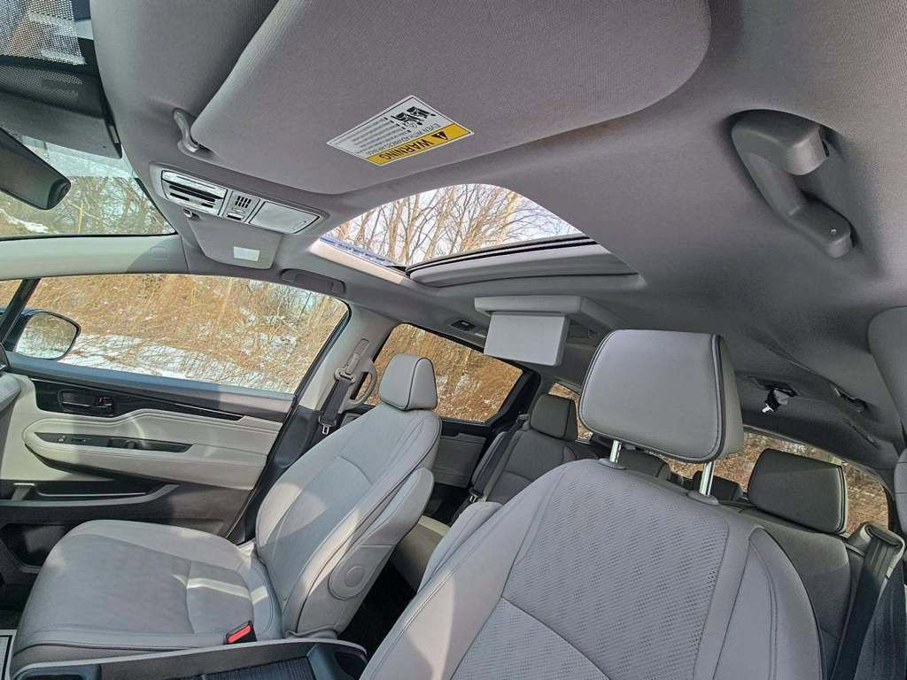 Used 2023 Honda Odyssey Elite image 8