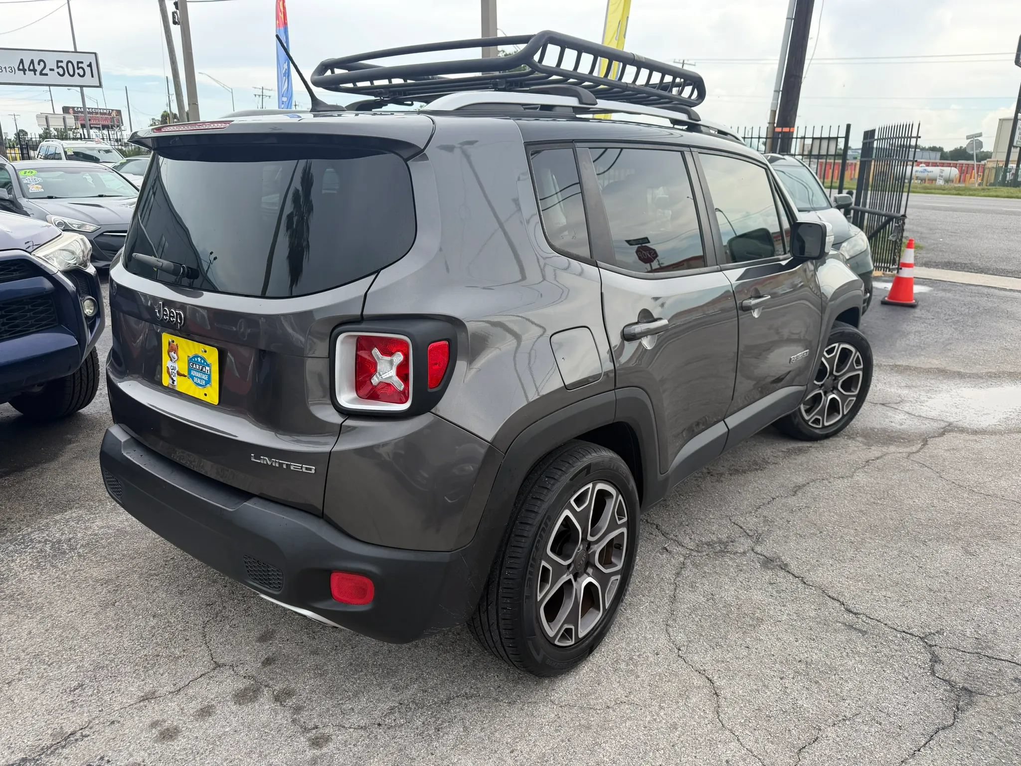 Used 2017 Jeep Renegade Limited FWD image 3