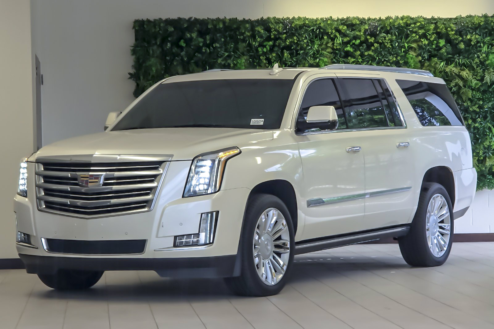 Used 2015 Cadillac Escalade ESV Platinum AWD/4WD image 8