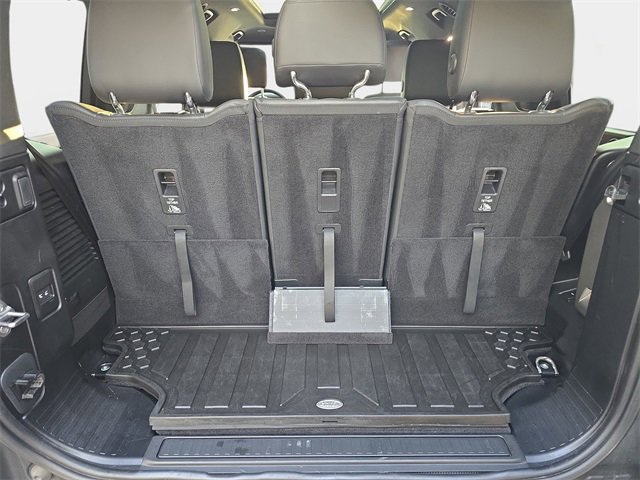 Used 2024 Land Rover Defender 130 X-Dynamic SE image 13