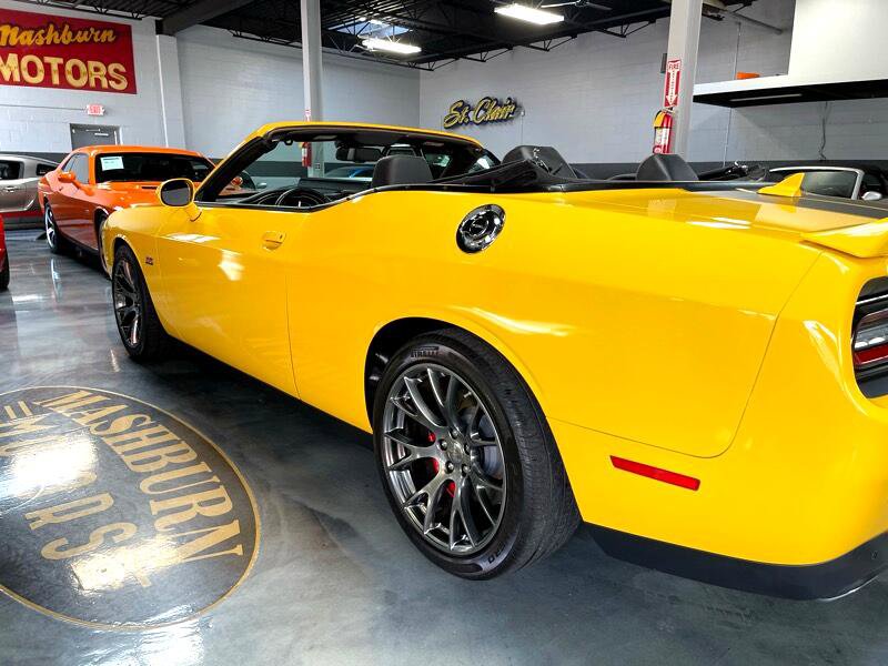 Used 2017 Dodge Challenger SRT w/ Technology Group image 16