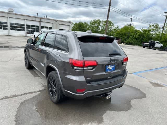 Used 2017 Jeep Grand Cherokee Altitude AWD/4WD image 16