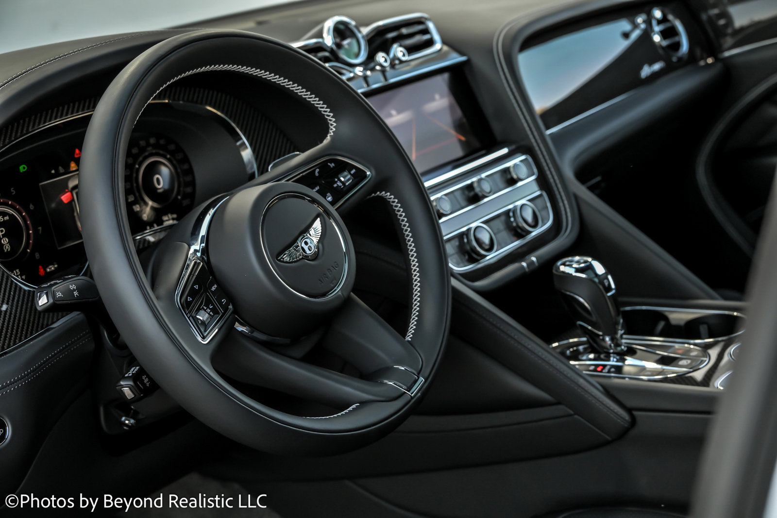 Used 2024 Bentley Bentayga image 31