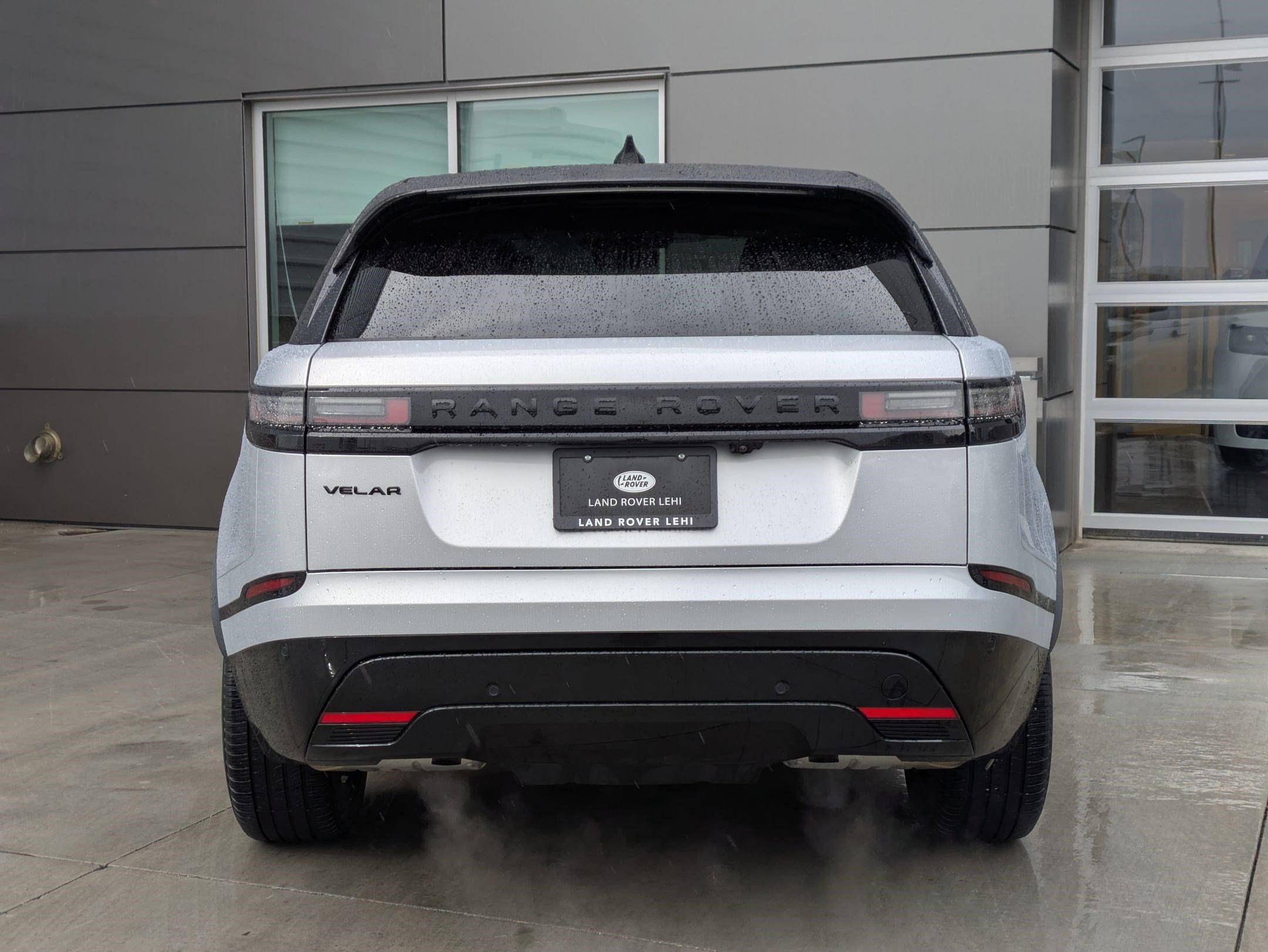 Certified 2025 Land Rover Range Rover Velar Dynamic SE image 9