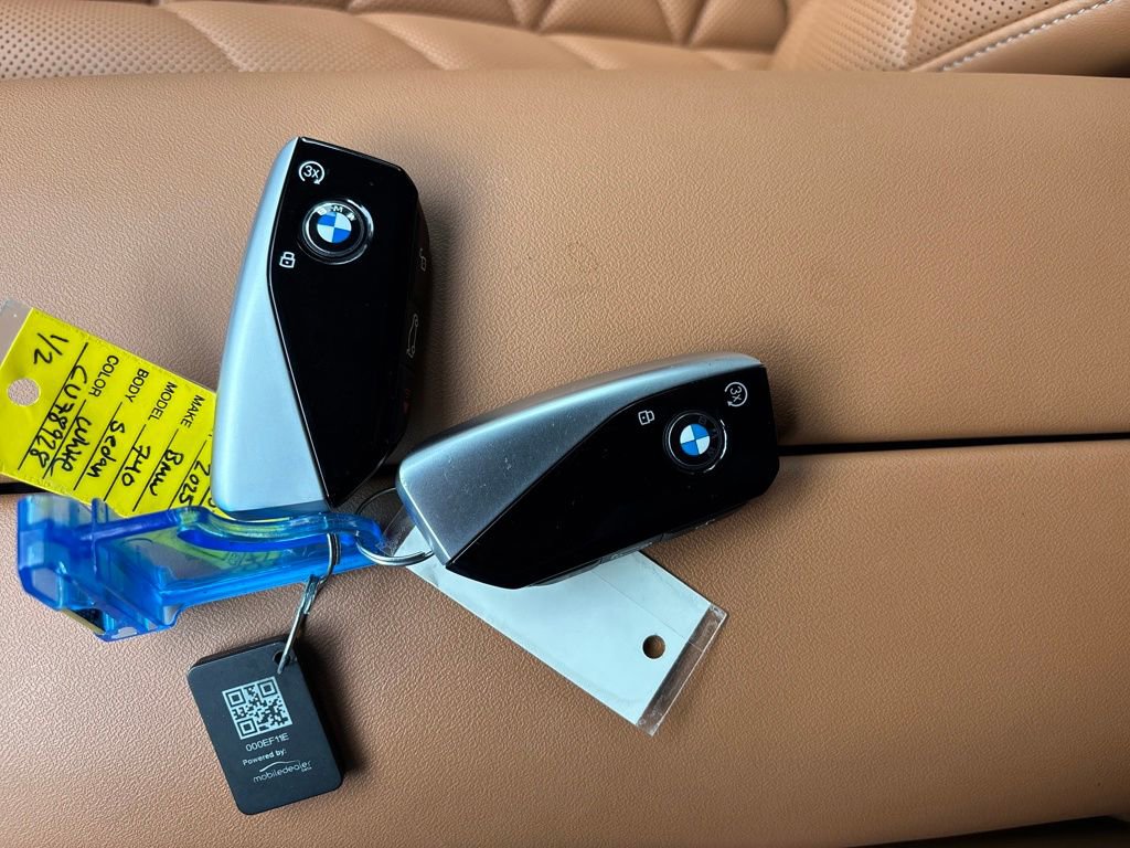 Used 2025 BMW 740i xDrive image 34