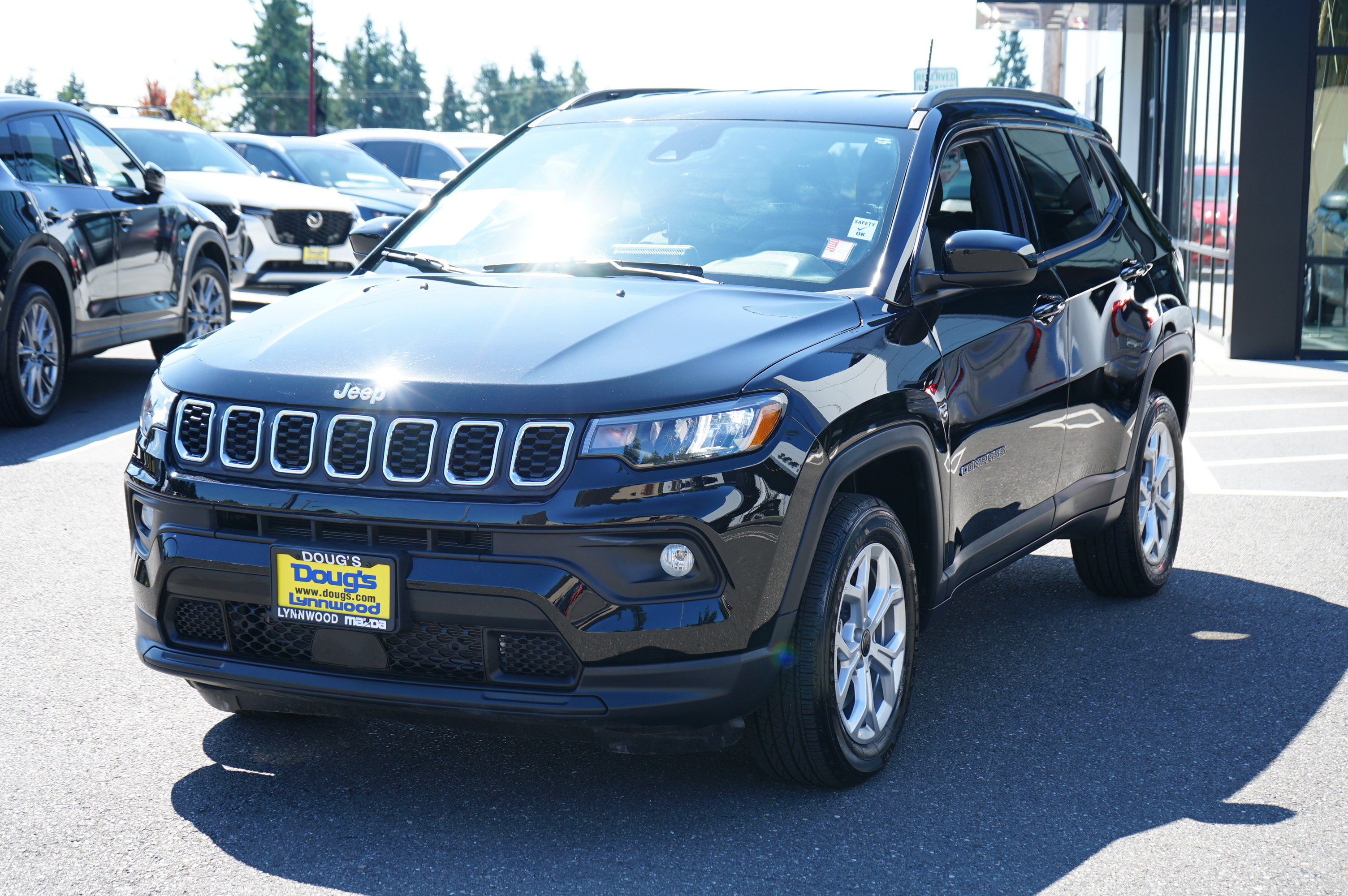 Used 2025 Jeep Compass Latitude image 8