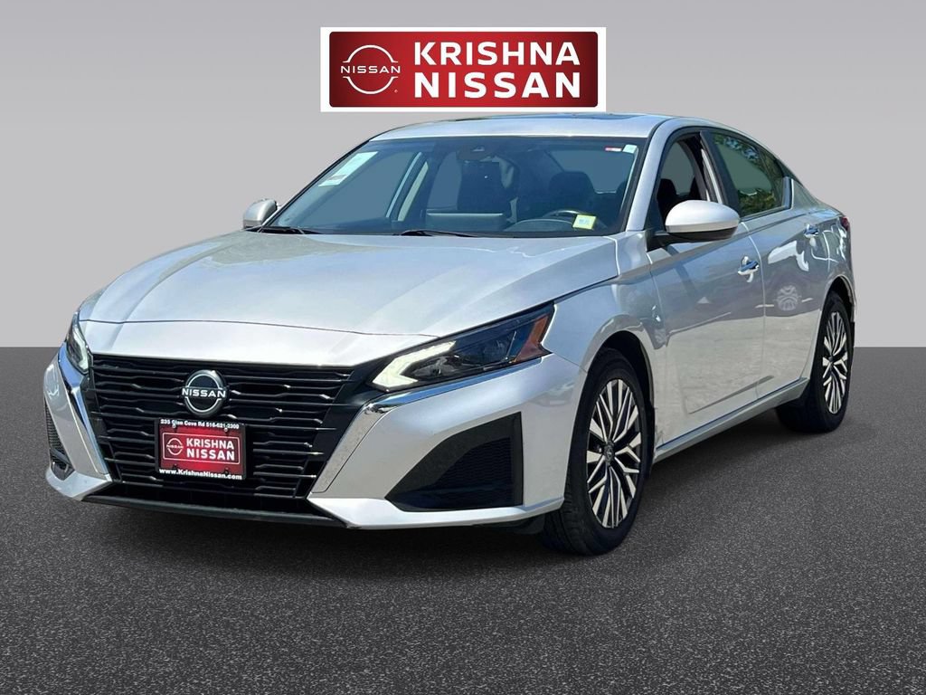 Used 2024 Nissan Altima 2.5 SV w/ SV Premium Package AWD/4WD image 4