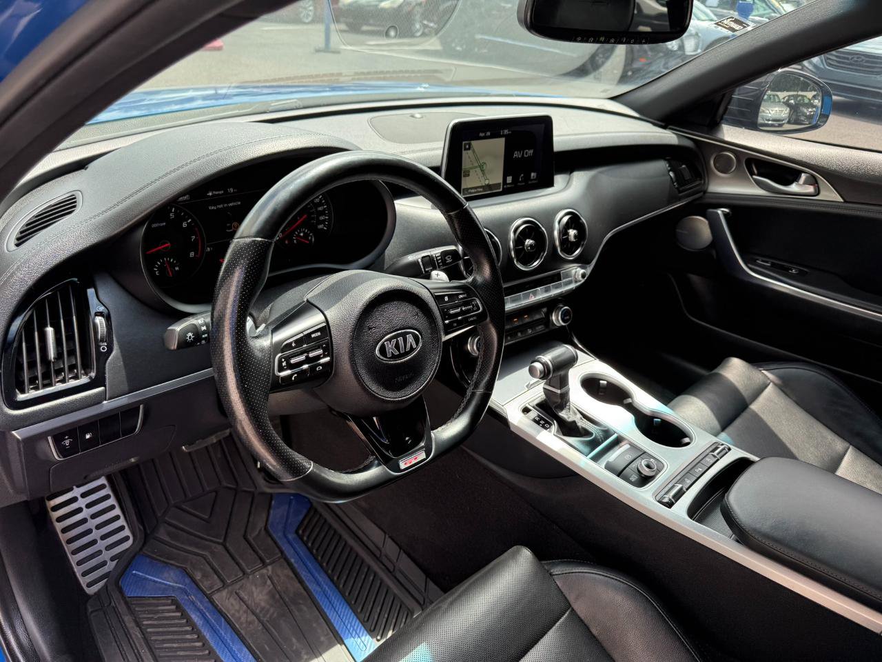 Used 2018 Kia Stinger GT1 AWD/4WD image 32