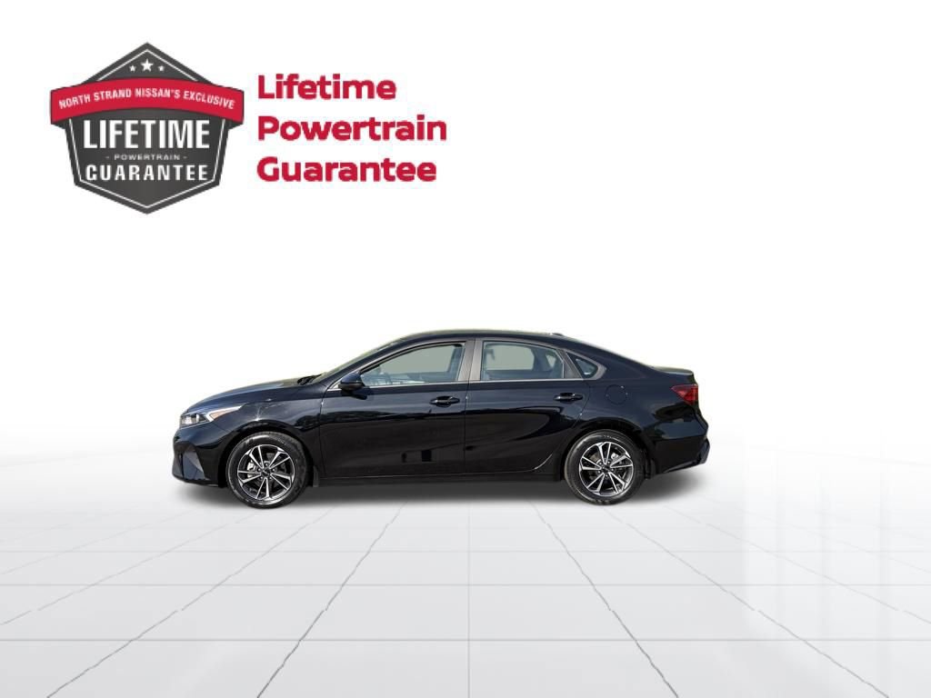 Used 2022 Kia Forte LXS FWD image 2