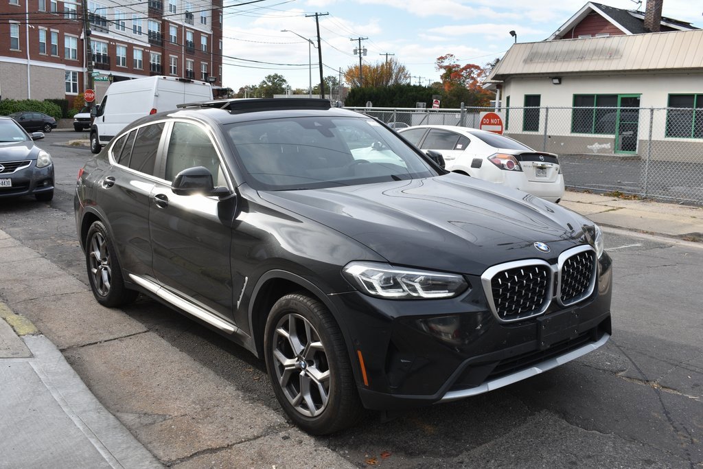 Used 2024 BMW X4 xDrive30i image 4