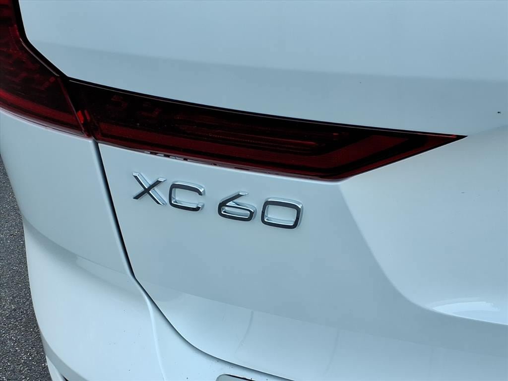New 2026 Volvo XC60 B5 Plus w/ Protection Package Premier AWD/4WD image 5