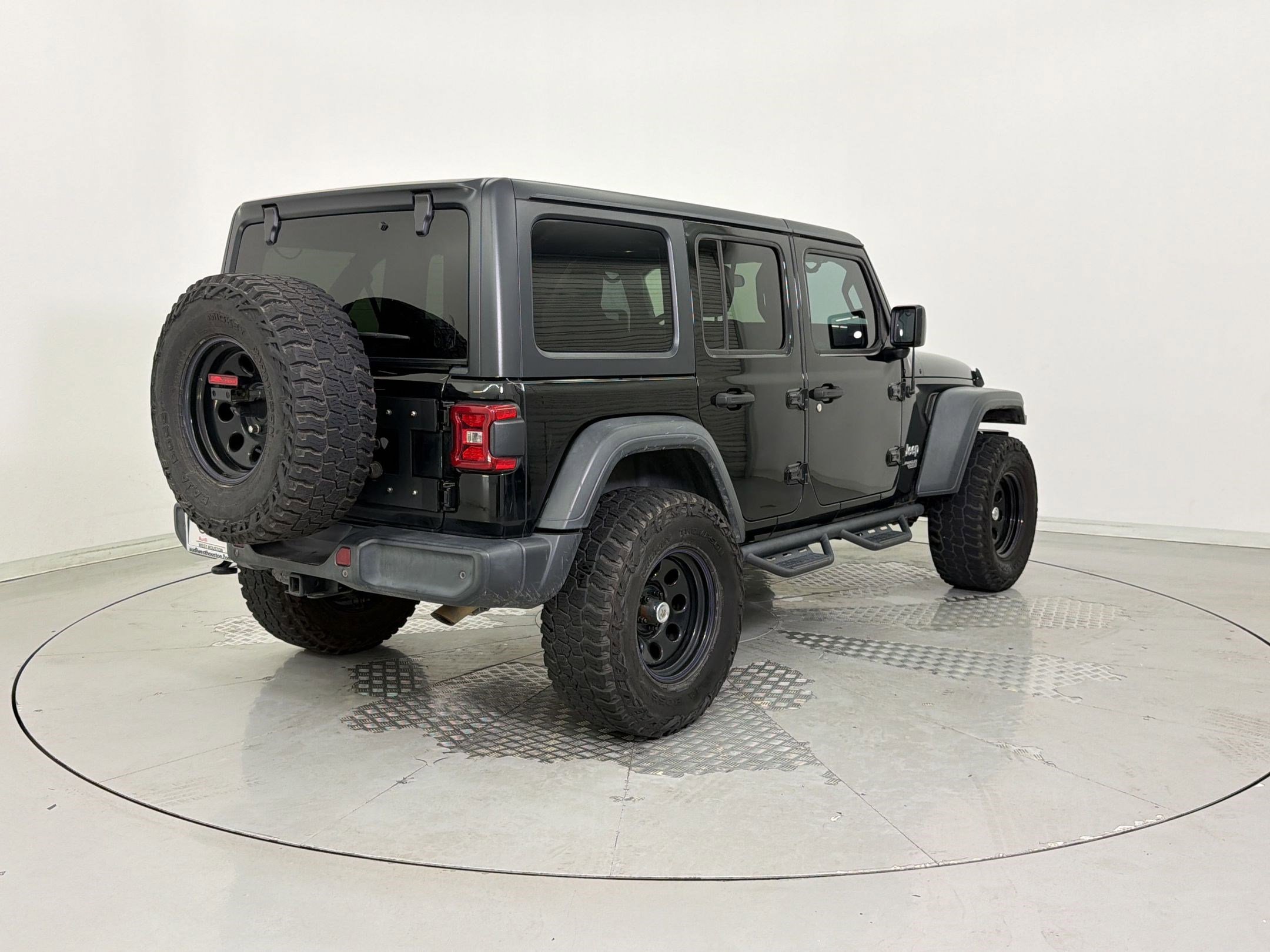 Used 2018 Jeep Wrangler Unlimited Sport S AWD/4WD image 9