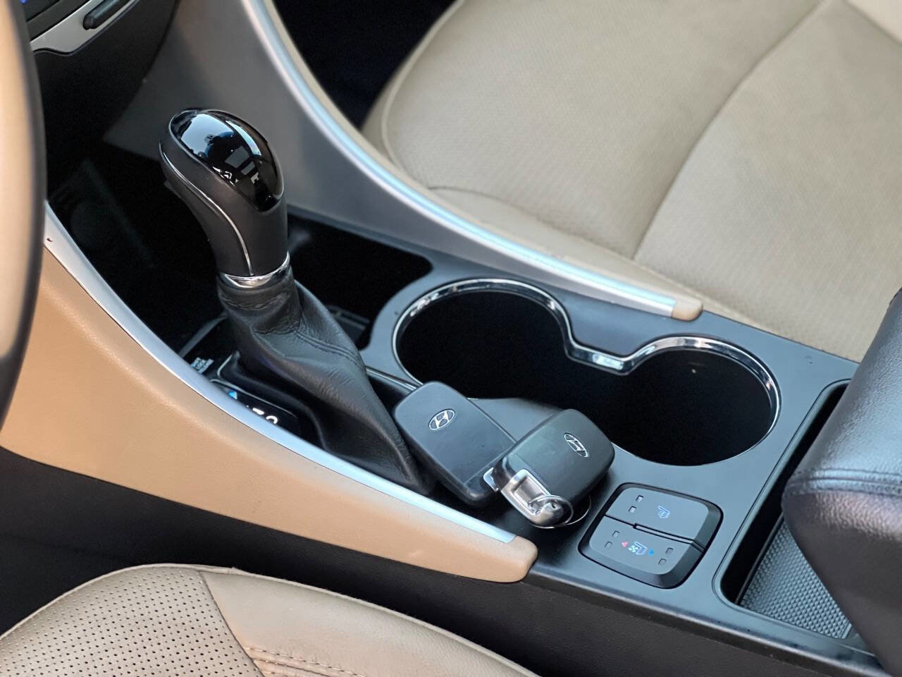 Used 2014 Hyundai Sonata Limited w/ Technology Package 05 image 24