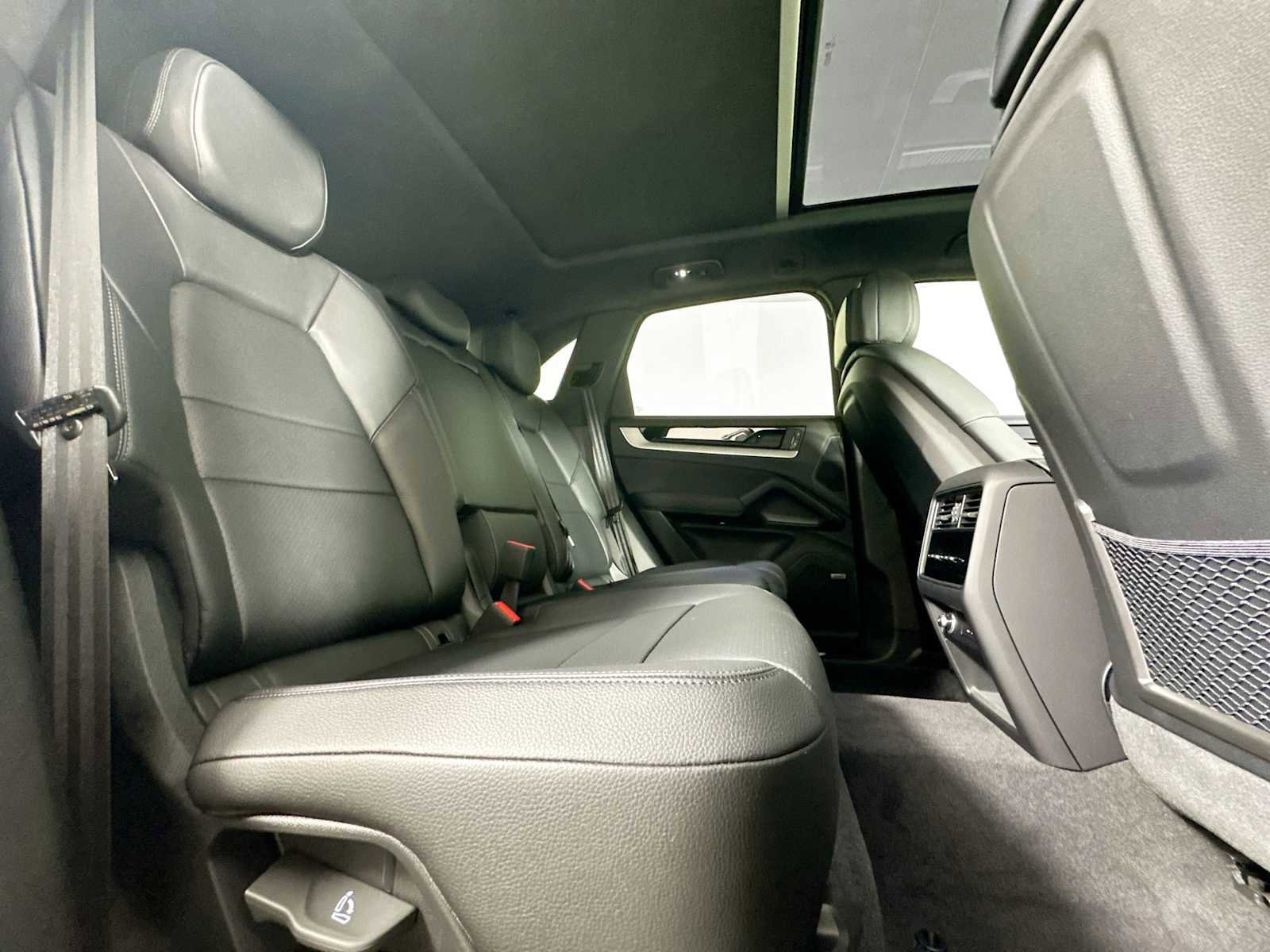 New 2025 Porsche Cayenne image 27