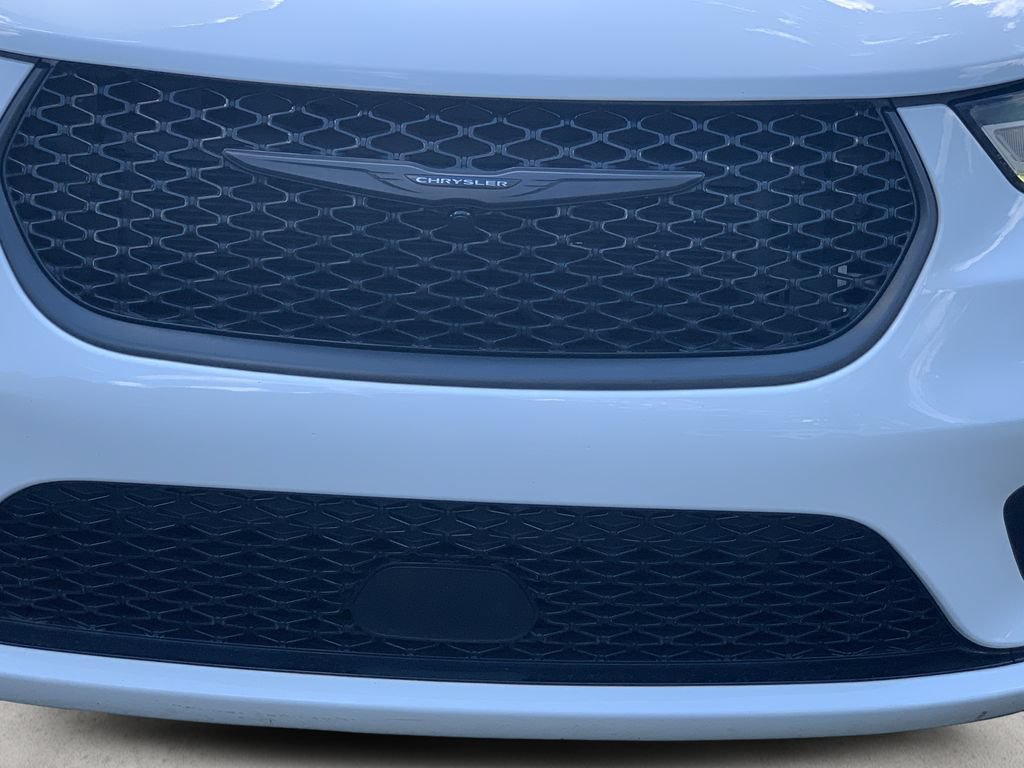 Used 2021 Chrysler Pacifica Touring w/ S Appearance Package FWD image 41