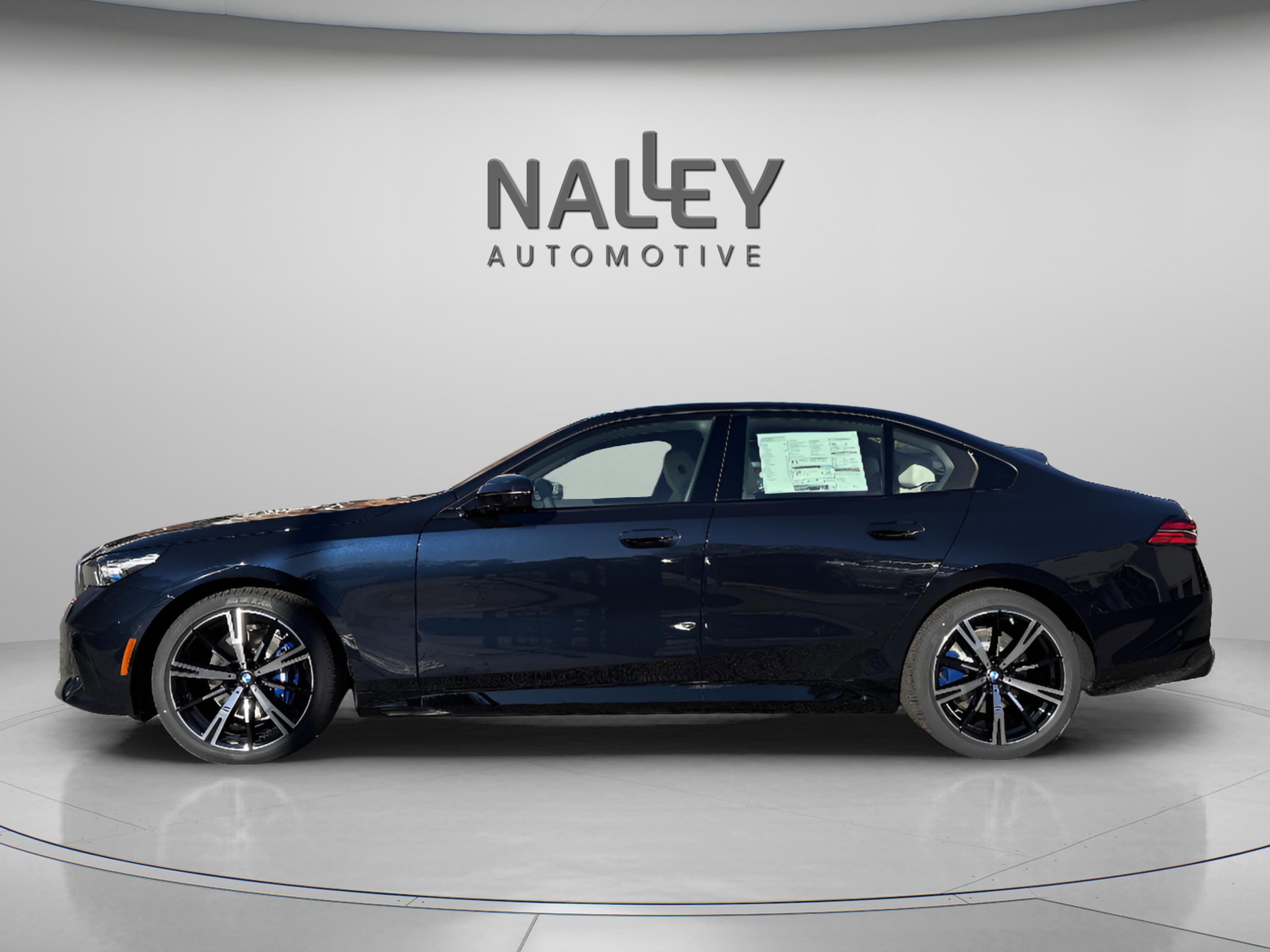 Used 2026 BMW 530i w/ M Sport Package image 3