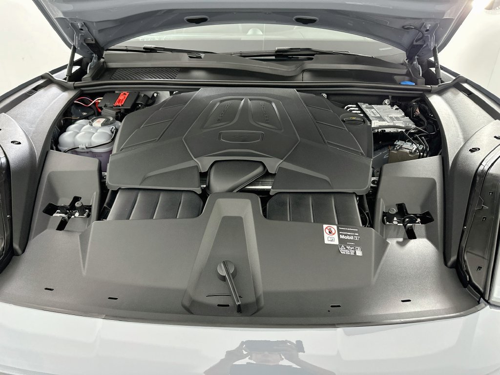 New 2026 Porsche Cayenne AWD/4WD image 32