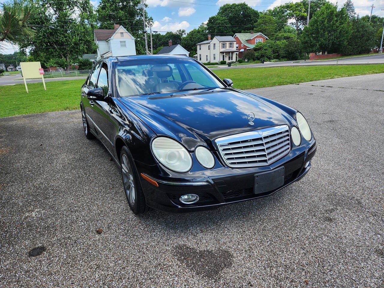 Used 2009 Mercedes-Benz E 350 4MATIC Sedan image 2