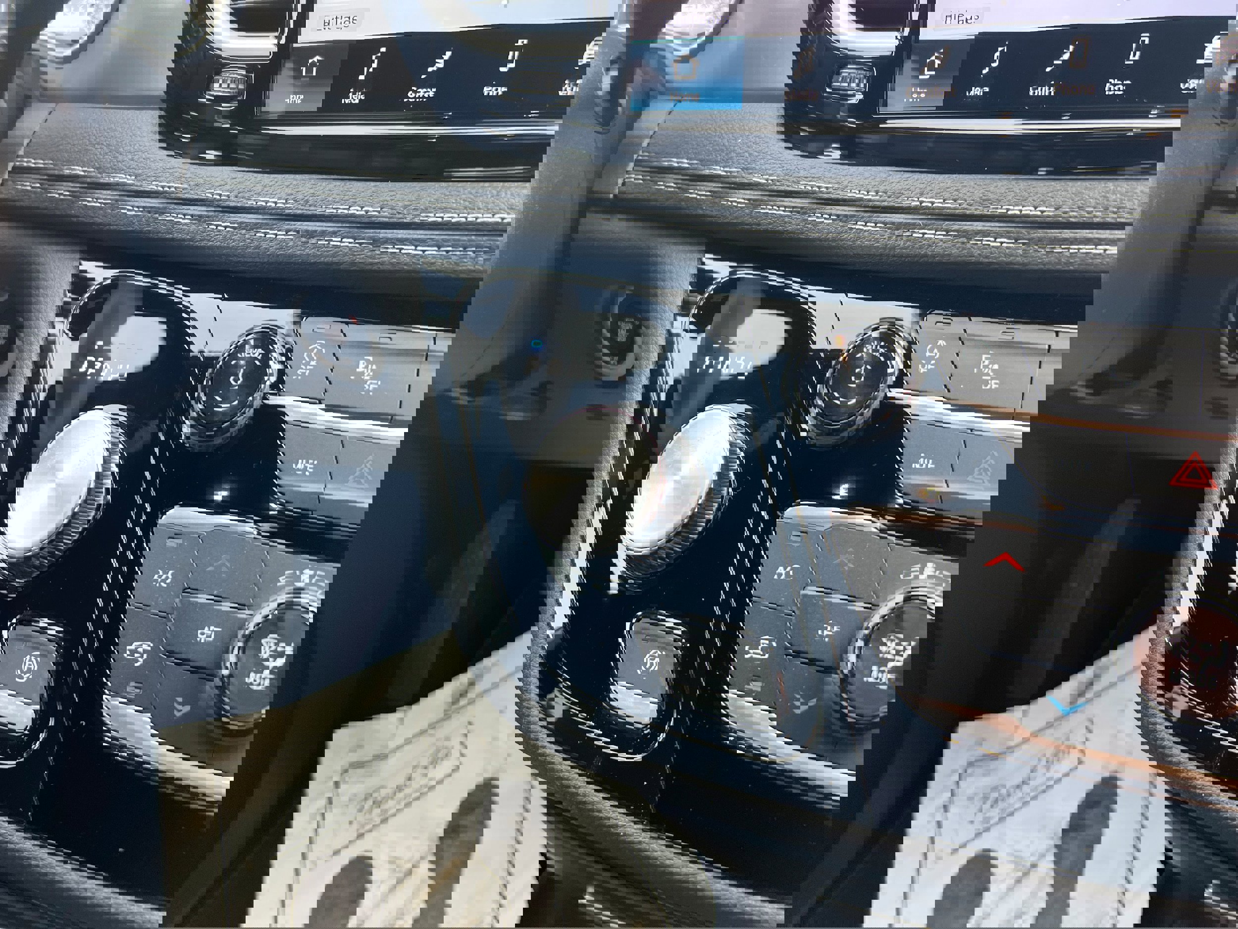 New 2026 Chrysler Pacifica Select image 18