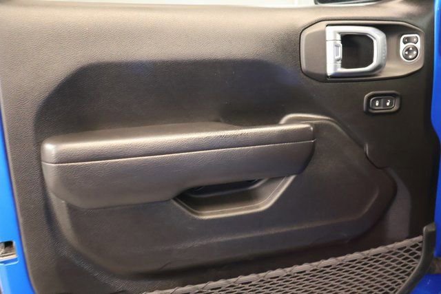 Used 2022 Jeep Gladiator Rubicon w/ Trailer Tow Package image 9