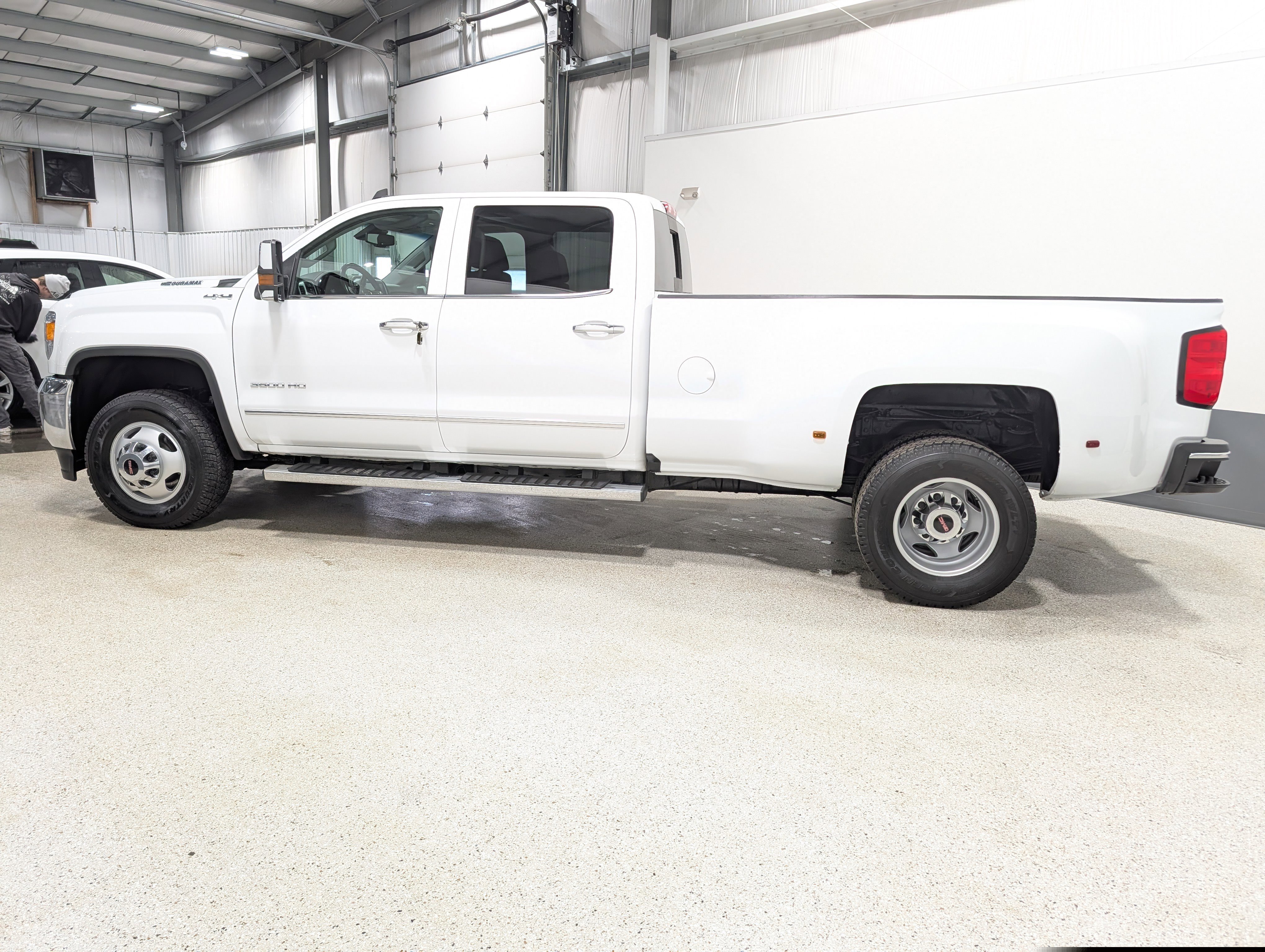 Used 2018 GMC Sierra 3500 SLT image 6