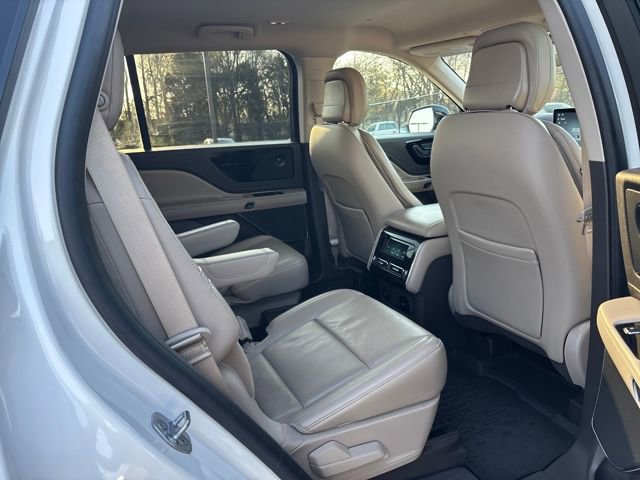 Certified 2020 Lincoln Aviator Reserve w/ Elements Package Plus AWD/4WD image 11