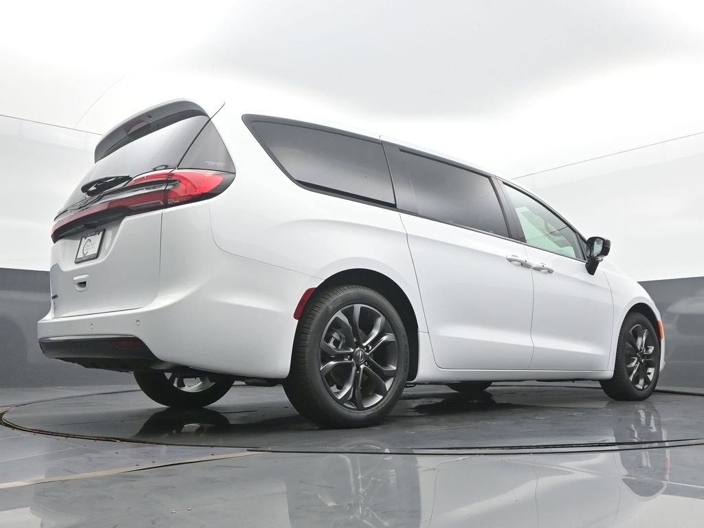New 2026 Chrysler Pacifica Select image 51
