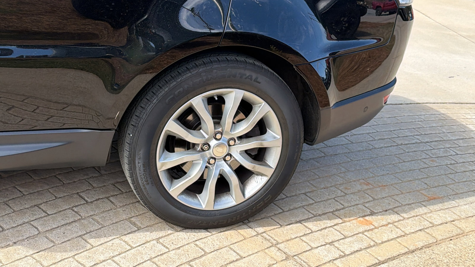 Used 2015 Land Rover Range Rover Sport HSE image 12