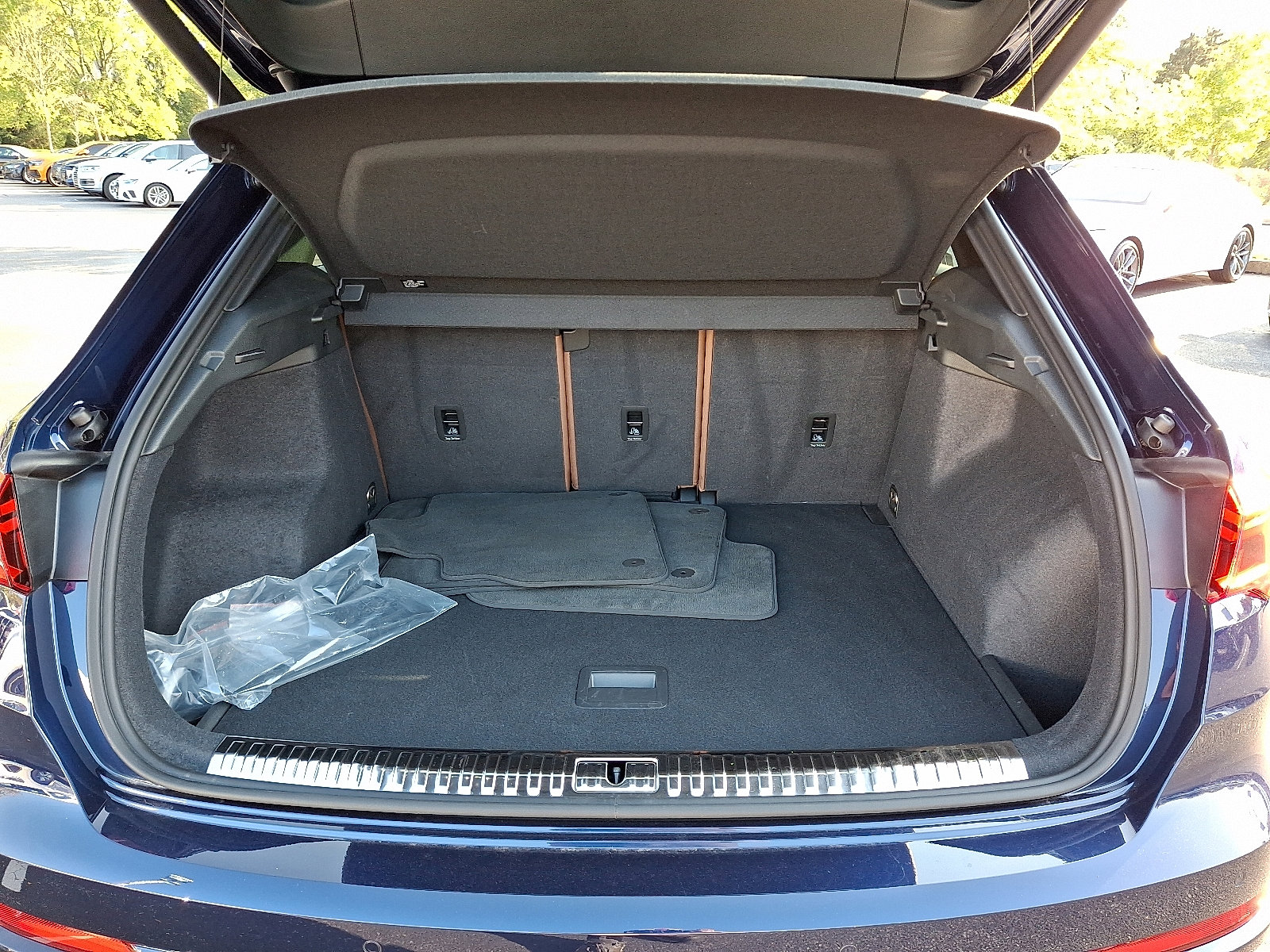 Certified 2025 Audi Q3 2.0T Premium Plus w/ Premium Plus Package image 32