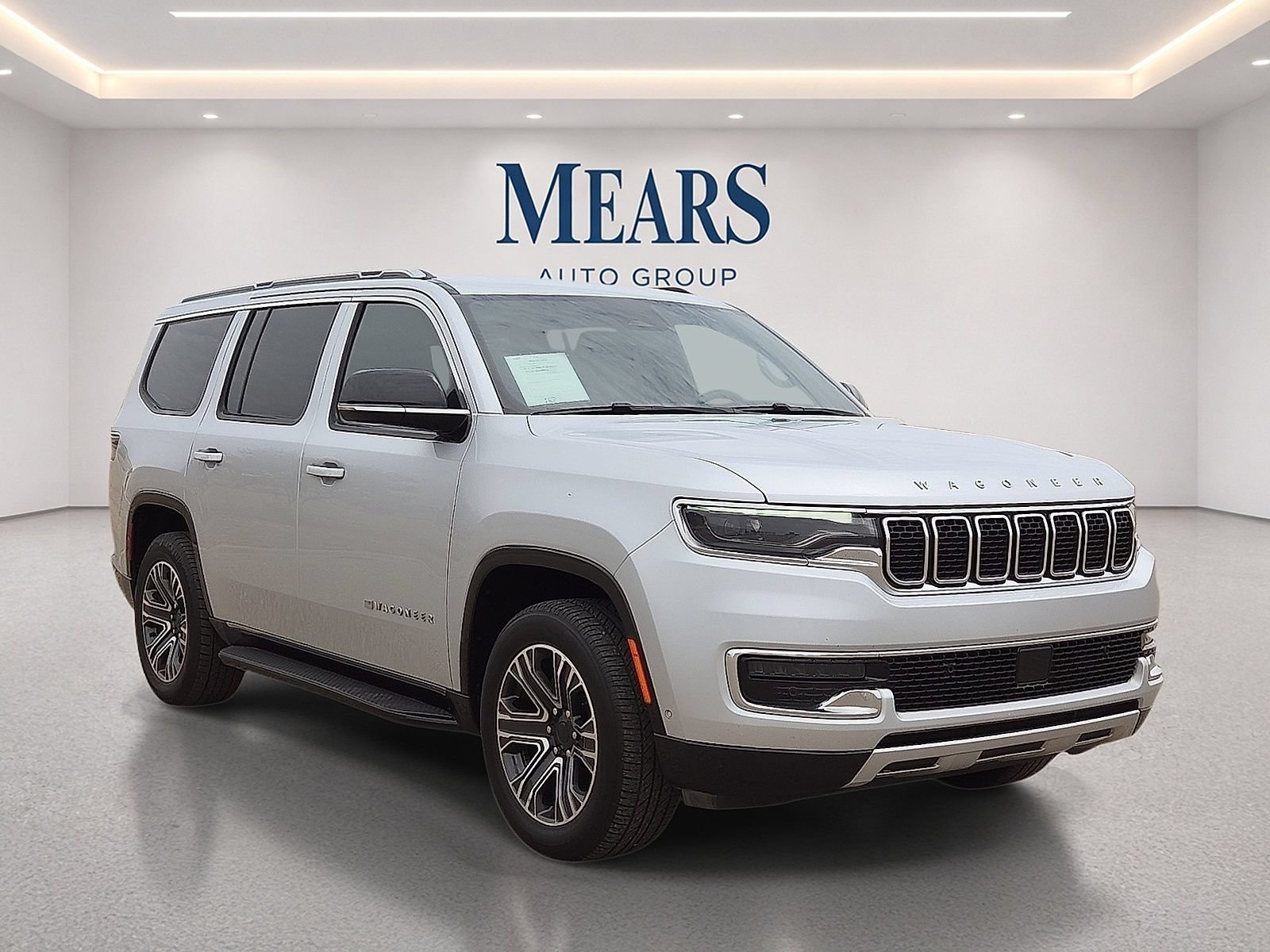 Used 2024 Jeep Wagoneer Series II w/ Flexible Seating Group RWD image 7