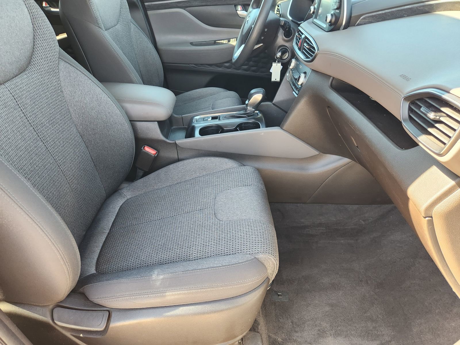 Used 2020 Hyundai Santa Fe SE image 17