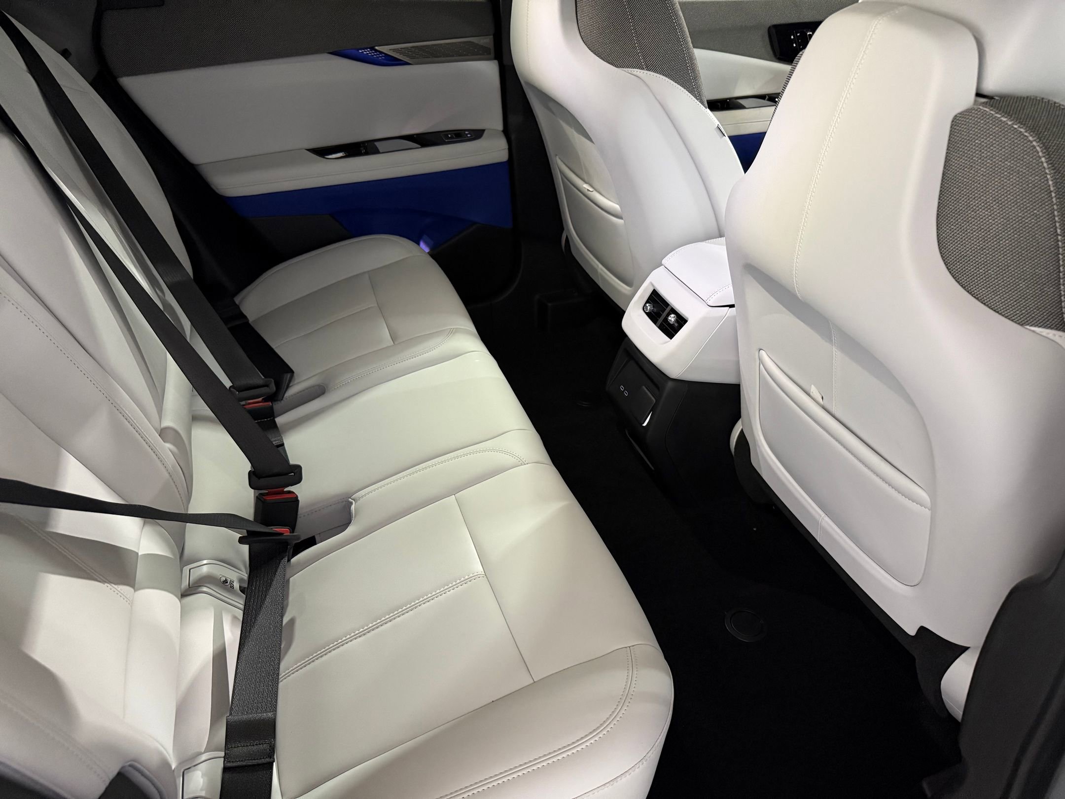 New 2026 Cadillac Optiq Sport 1 image 44