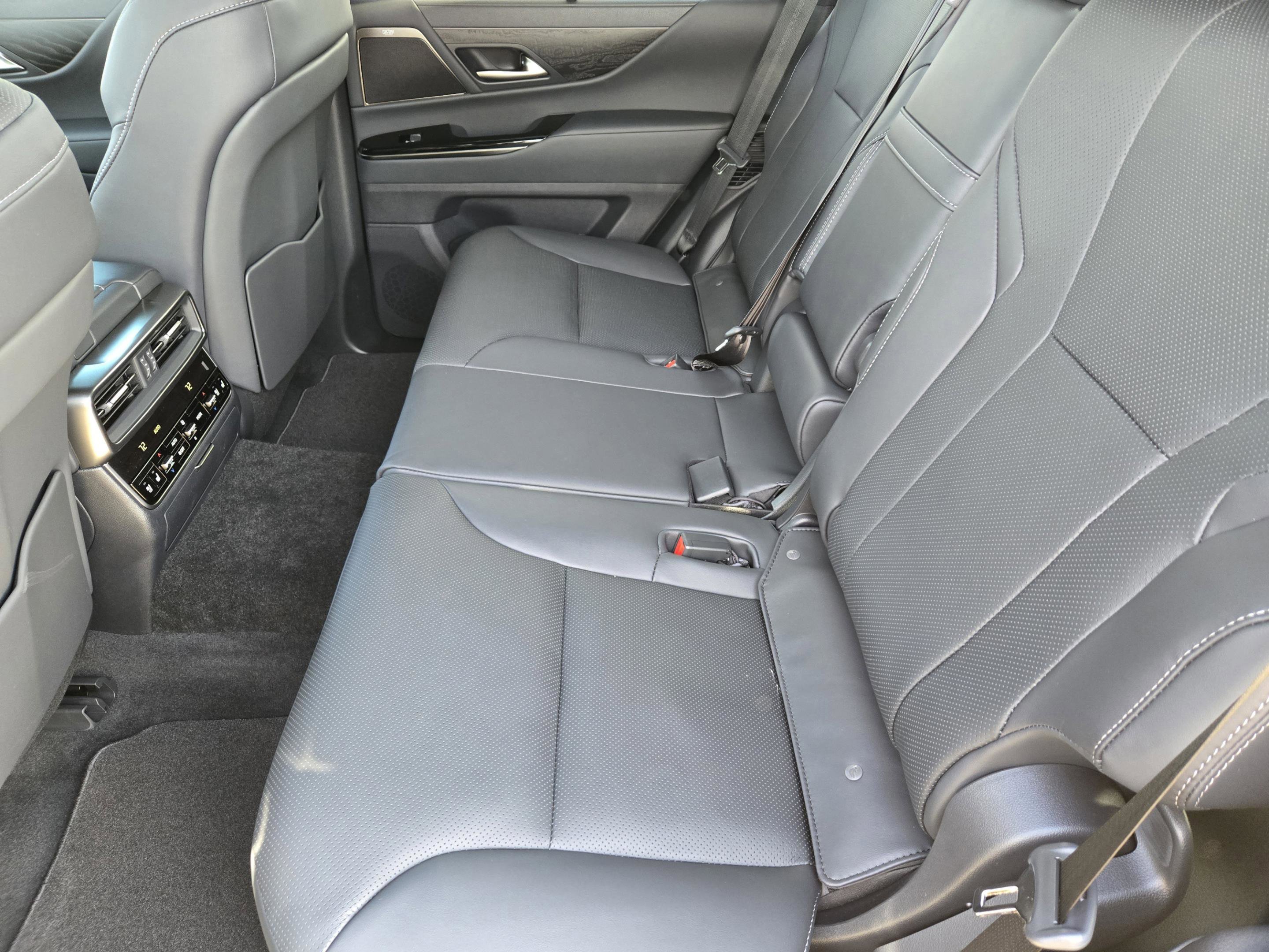 New 2026 Lexus LX 700h Luxury image 22