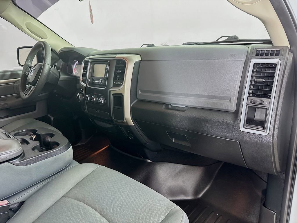 Used 2018 RAM 1500 Classic SLT AWD/4WD image 27