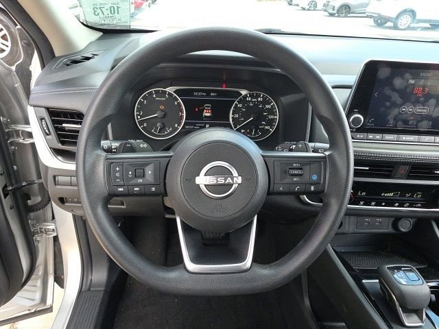 Used 2024 Nissan Rogue SV FWD image 15