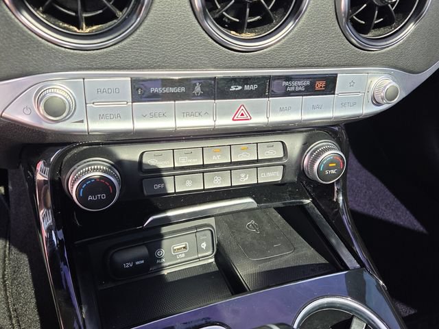 Used 2020 Kia Stinger GT-Line w/ Sun & Sound Package AWD/4WD image 21