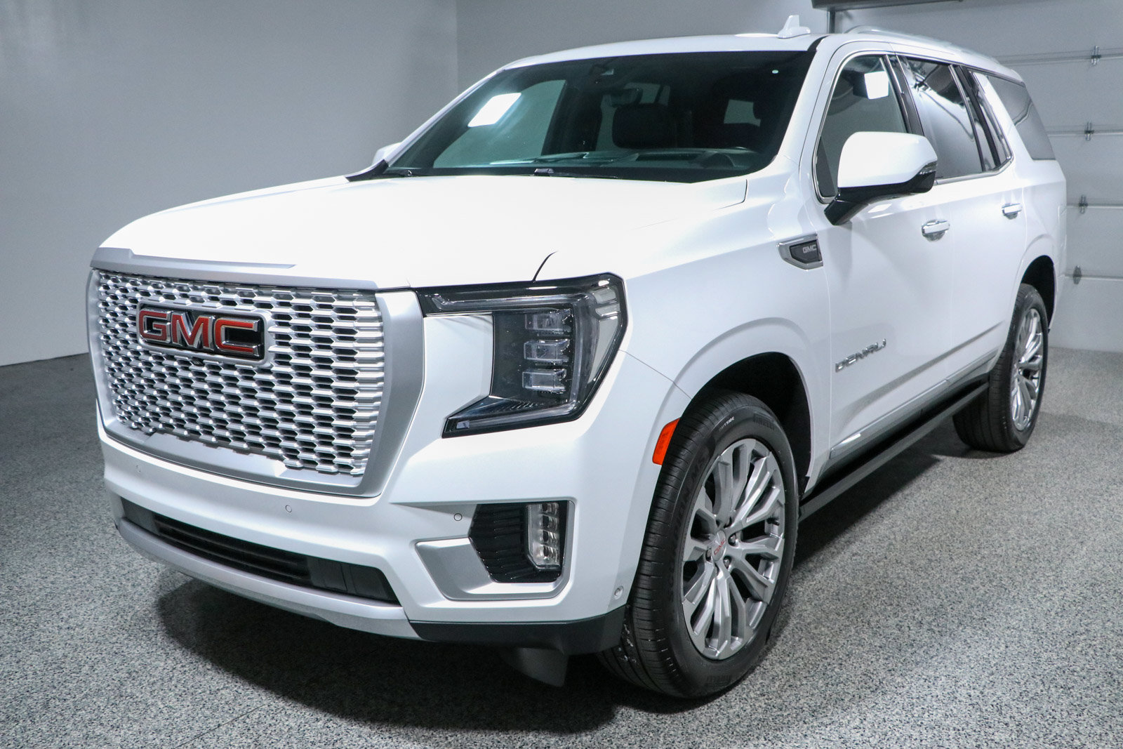 Used 2023 GMC Yukon Denali w/ Denali Reserve Package AWD/4WD image 38