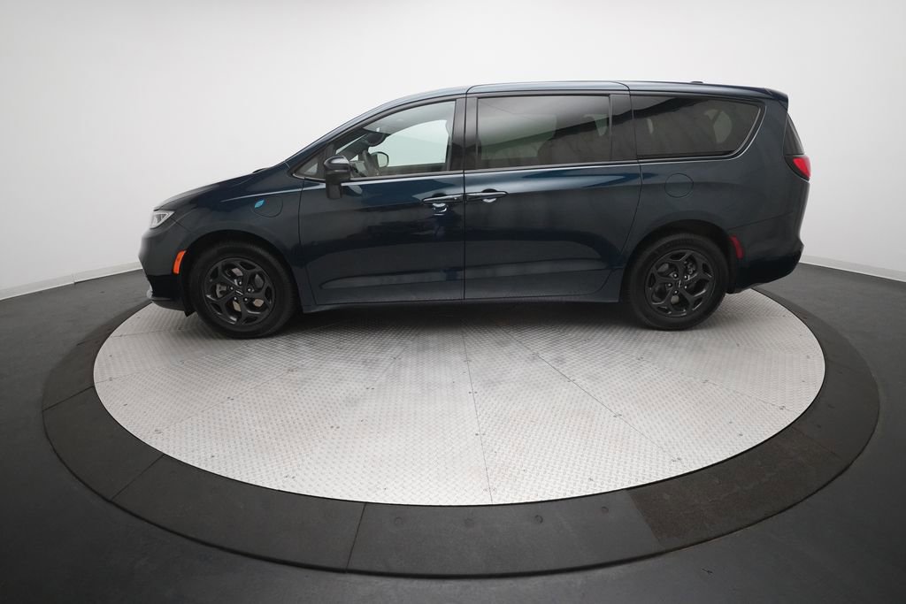Used 2023 Chrysler Pacifica Touring-L w/ S Appearance Package image 25
