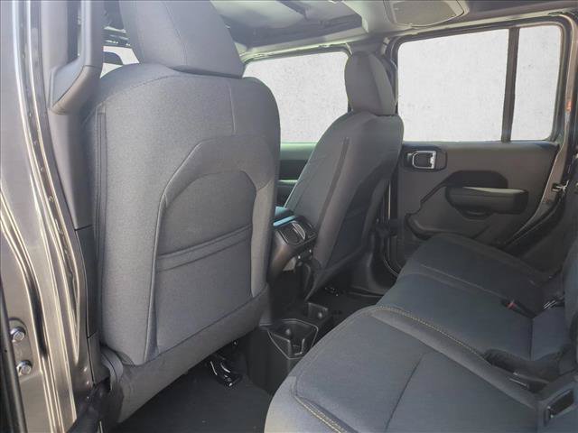 Certified 2025 Jeep Gladiator Sport AWD/4WD image 18