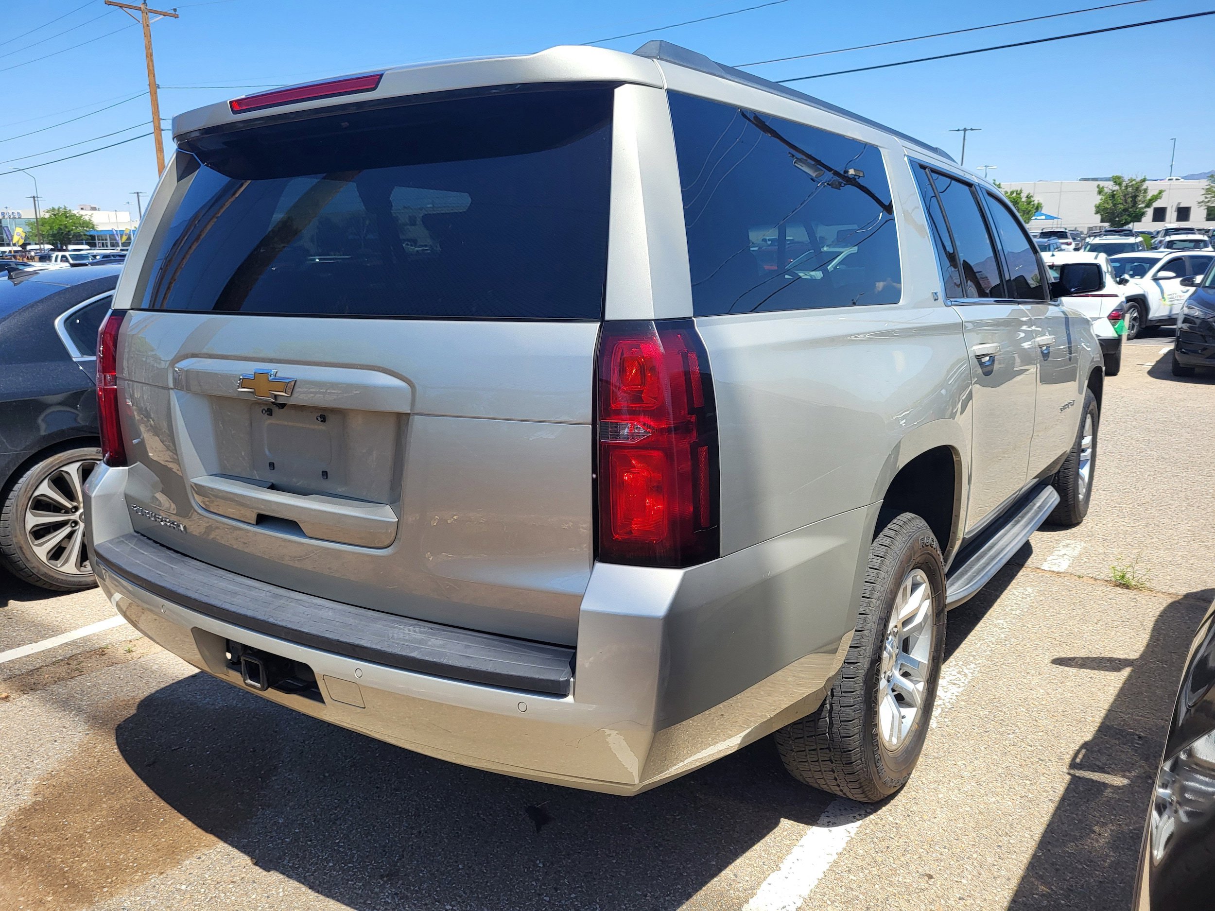 Used 2017 Chevrolet Suburban LT AWD/4WD image 18