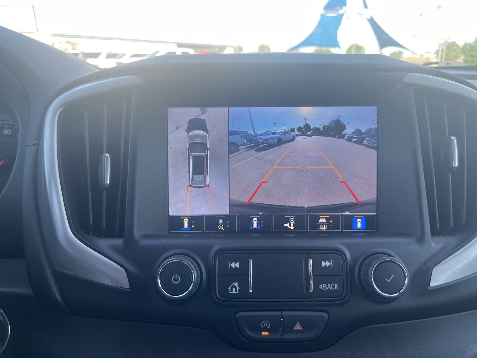 Used 2024 GMC Terrain SLT w/ Tech Package image 11