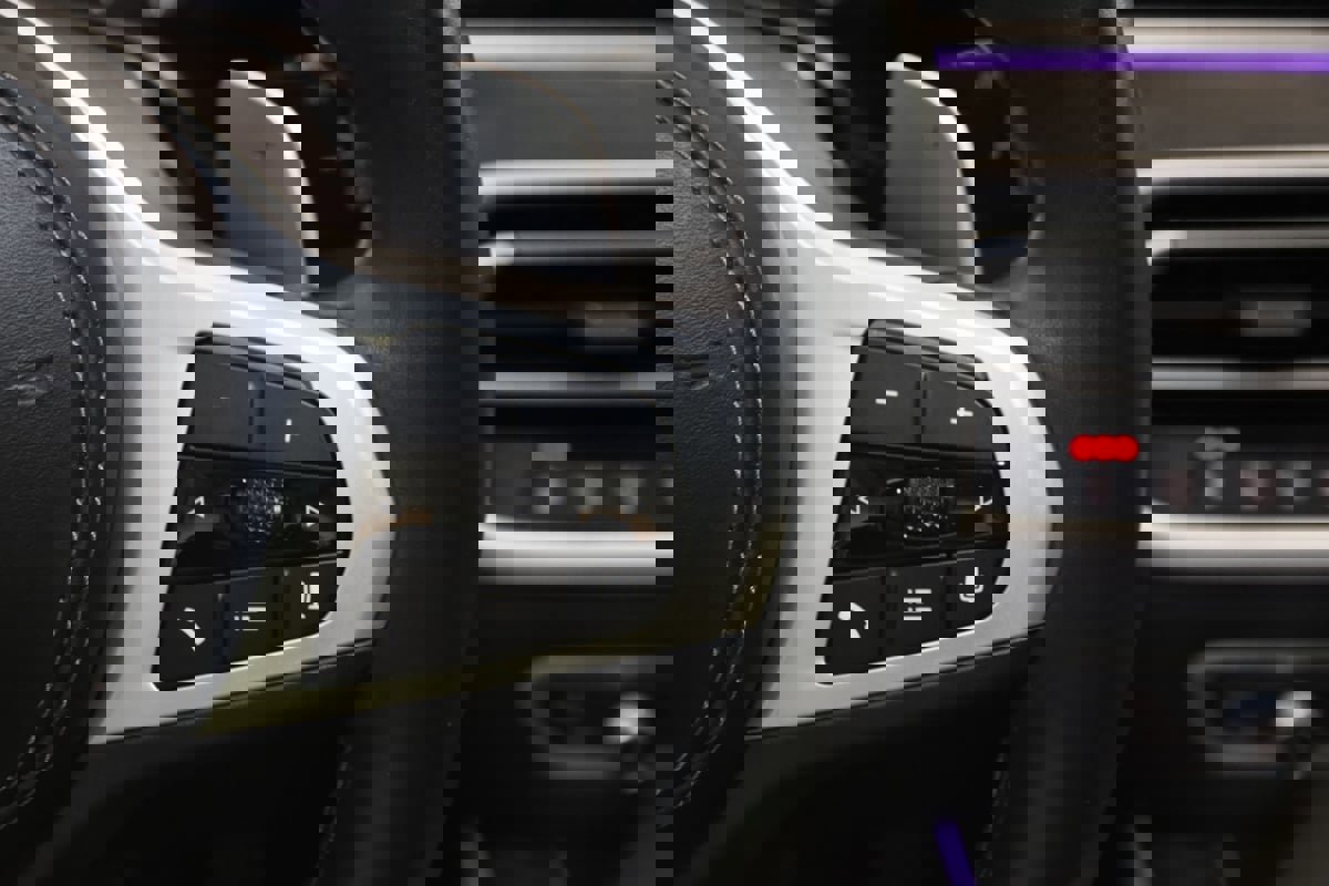 Used 2021 BMW X5 M50i image 42